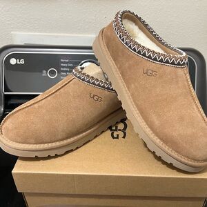 UGG Men's Tan Suede Slippers